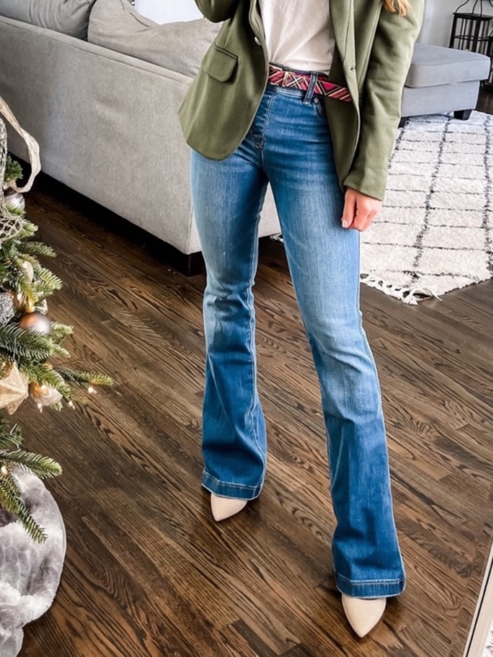 NWT SPANX High-Rise Flare Women Jeans in Medium Blue🌻